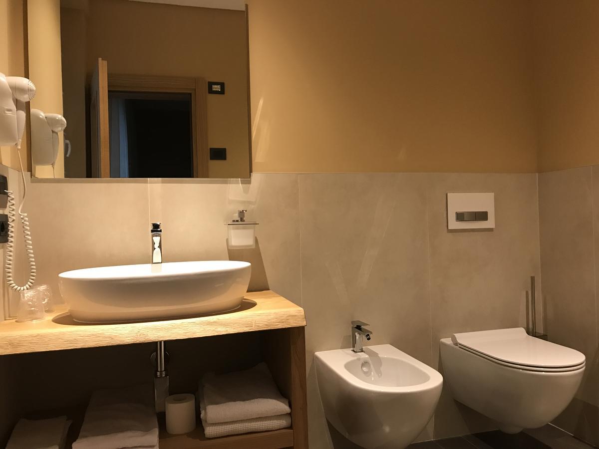 Carla Failela Hotel Valli del Pasubio Luaran gambar