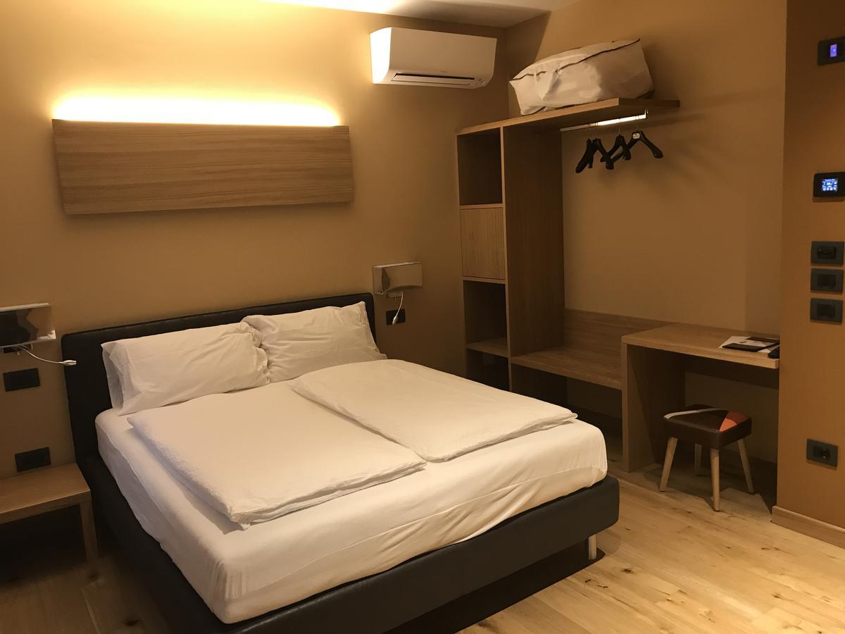 Carla Failela Hotel Valli del Pasubio Luaran gambar